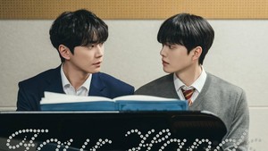 Dalam drakor Four Hands, Two Sonatas, Song Kang dan Lee Jun Young memerankan rival di SMA khusus seni musik. (Foto: dok. tvN)