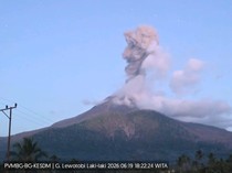 Gunung Lewotobi Laki-laki Meletus Lagi, Muntahkan Kolom Abu 1 Km