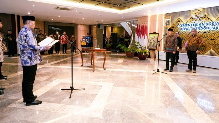 Gus Ipul Lantik 8 Pejabat Kemensos
