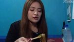 Hobi Mukbang, Nathalie Holscher Makan Nasi Liwet hingga Nasi Padang