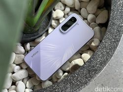 Unboxing Infinix Hot 70, HP Baterai 6.000 mAh Harga Rp 2 Jutaan