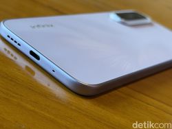 Unboxing Infinix Hot 70, HP Baterai 6.000 mAh Harga Rp 2 Jutaan