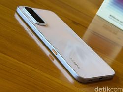 Unboxing Infinix Hot 70, HP Baterai 6.000 mAh Harga Rp 2 Jutaan