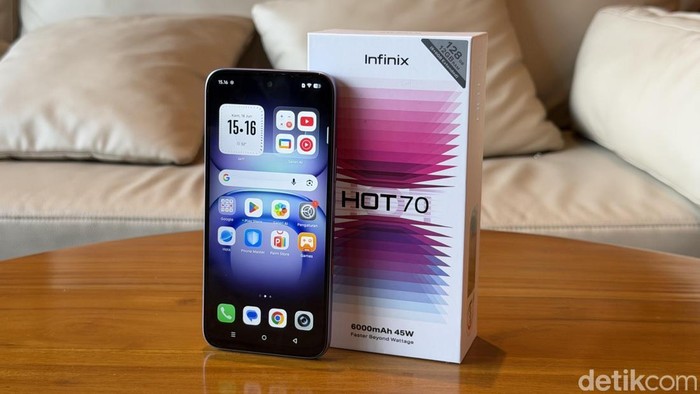 Unboxing Infinix Hot 70, HP Baterai 6.000 mAh Harga Rp 2 Jutaan