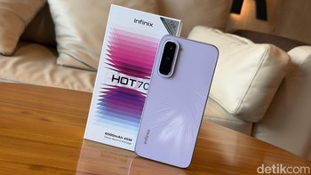Infinix menyediakan beragam pilihan warna menarik, mulai dari Night Pulse, Dive Blue, Silver Dancer, hingga Thermo Orange. Foto: Adi FR/detikINET