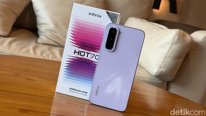 Unboxing Infinix Hot 70, HP Baterai 6.000 mAh Harga Rp 2 Jutaan