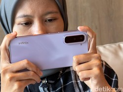 Unboxing Infinix Hot 70, HP Baterai 6.000 mAh Harga Rp 2 Jutaan