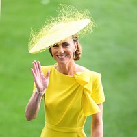 Bagi para pengamat keluarga kerajaan, gaun tersebut tampak tidak asing. Rupanya, Kate Middleton sudah pernah mengenakannya sebelumnya. Foto: WireImage/Karwai Tang