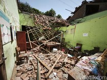 Atap MI An Nur Pedurungan Semarang Ambrol gegara Lapuk, Begini Kondisinya