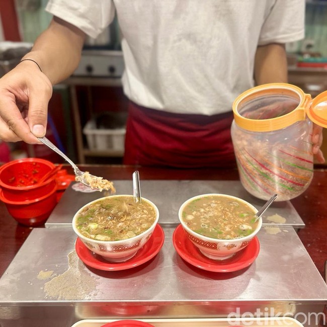 Slurpp! Coto Makassar dan Rawon Berbumbu Lekoh Kini Hadir di Jaksel