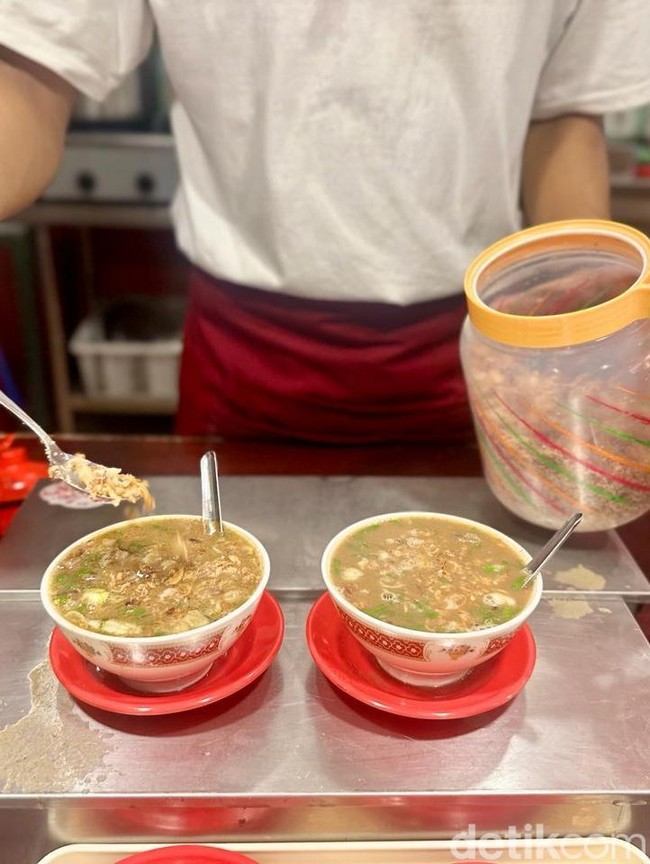 Slurpp! Coto Makassar dan Rawon Berbumbu Lekoh Kini Hadir di Jaksel