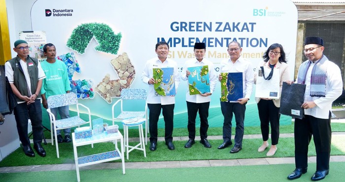 Lewat Implementasi Green Zakat, BSI Ajak Masyarakat Ubah Sampah Jadi Emas