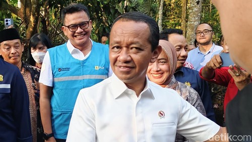 Menteri Energi dan Sumber Daya Mineral (ESDM), Bahlil Lahadalia meresmikan program Bantuan Pasang Baru Listrik (BPBL) di Desa Hardimulyo, Kecamatan Kaligesing, Kabupaten Purworejo, Jumat (19/6/2026) petang.