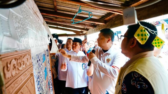 Menteri PKP Maruarar Sirait kunjungi rumah calon penerima BSPS.