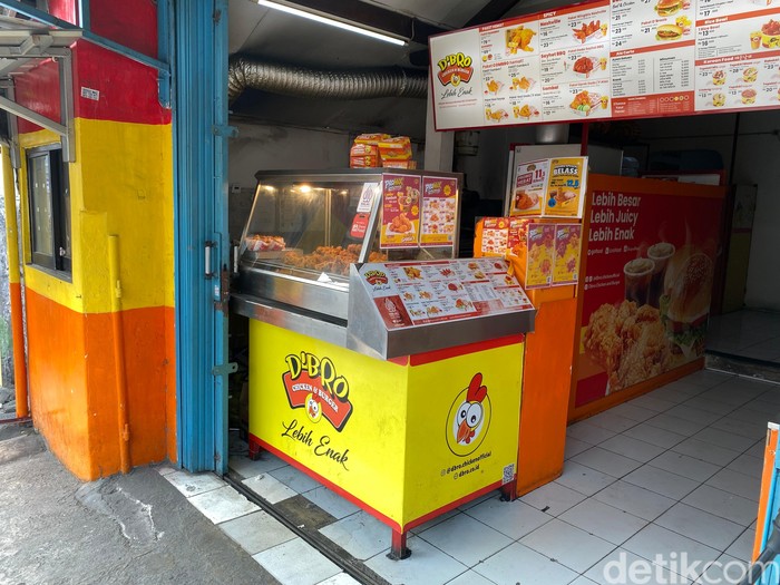 Murah Meriah! Jajan Ayam Goreng dan Chicken Skin Rp 8 Ribuan