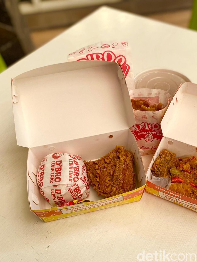 Murah Meriah! Jajan Ayam Goreng dan Chicken Skin Rp 8 Ribuan