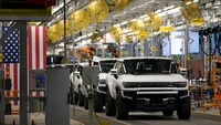 Pabrik Mobil Ini PHK 1.000 Pegawai, Lalu 'Rekrut' 50 Robot