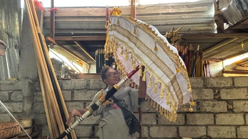 Anak Agung Gede Anom Suwastika, perajin tedung, di Klungkung, Bali, beberapa waktu lalu.