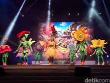 Video: Megahnya Show Thumbelina & Tinkerbell di Trans Studio Bandung