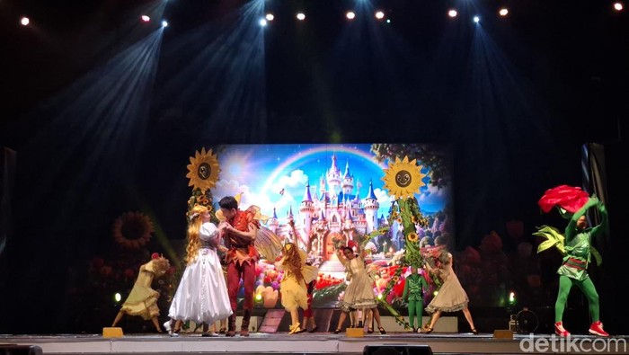 Pertunjukan drama musikal bertajuk Thumbelina & Tinkerbell “A Magical Story for Everyone”
