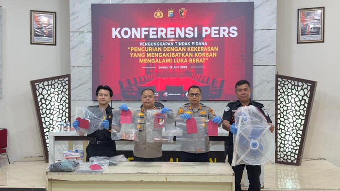 Polres Pelalawan menangkap perampok sadis yang menusuk kasir perusahaan