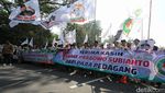 Potret Aksi Pedagang-Petani Dukung Program Prabowo di Jakarta