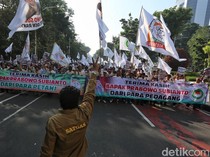 Potret Aksi Pedagang-Petani Dukung Program Prabowo di Jakarta