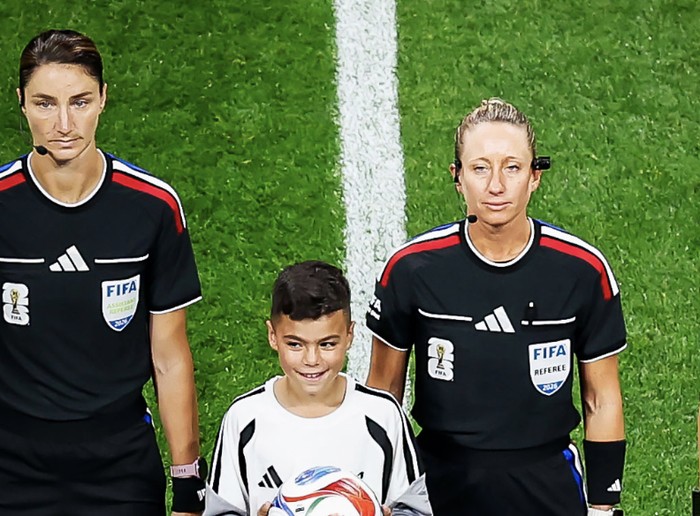Ref cam Piala Dunia