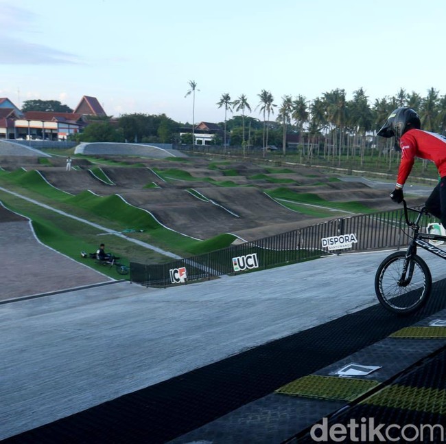 Jelang Banyuwangi BMX Supercross 2026 Pebalap Mulai Jajal Trek Ekstrem