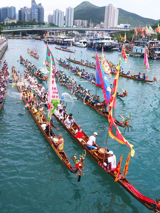 Semangat Tradisi dalam Festival Perahu Naga Hong Kong