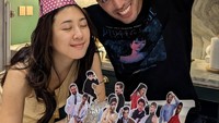 SUMPAH INI DIBILANG 18 TAHUN AJA MASIH PERCAYA GUEEE !!! Awet muda bangettttt ! Cantik alami pula, komentar akun ters****. Pov: No make up no problem, beber akun dtre****. Cantik selalu petualangan Sherina, tutur akun lainnya. Foto: dok instagram Sherina Munaf