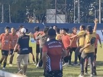 Turnamen Sepakbola Sidrap Cup Ricuh, Pemain Baku Pukul di Lapangan
