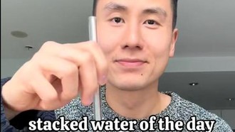 Apa Itu Stacked Water? Tren Minum Air Putih Viral yang Diklaim Lebih Sehat