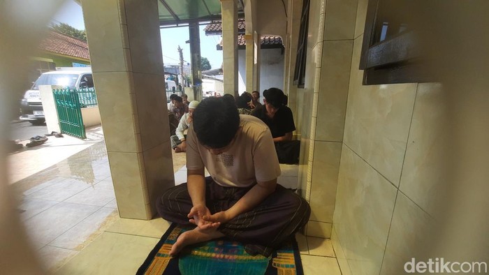 Suasana salat Jumat di Tasikmalaya