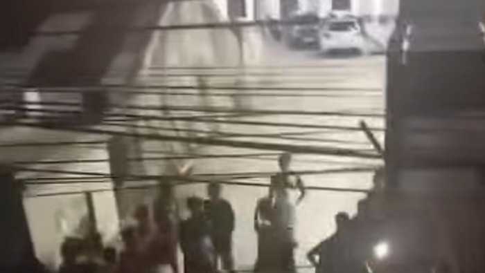 Video saat pelaku curanmor dihajar massa di Palembang