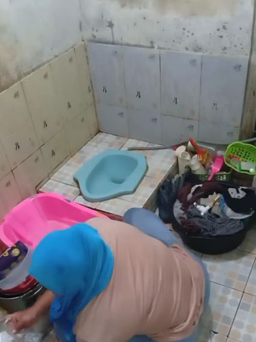 Viral curhat ibu rumah tangga saat sakit, rumah berantakan karena urusan domestik dianggap tugas istri saja, sedangkan suami tak ikut peka dan bantu beberes.