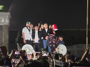 Dari Atas Mobil Komando Mahasiswa, Dasco: Aspirasi Akan Kita Tindak Lanjuti