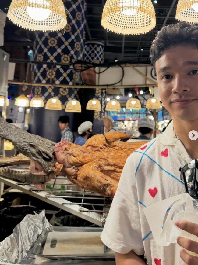 10 Momen Makan Fadly Faisal yang Curi Perhatian, Ada Buaya Panggang!