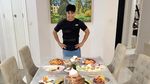 10 Momen Makan Fadly Faisal yang Curi Perhatian, Ada Buaya Panggang!