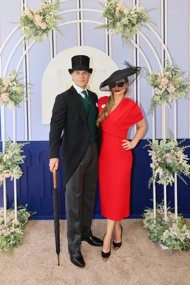 Dalam kesempatan itu, Henry yang hadir bersama pasangannya, Natalie Viscuso, juga memamerkan jam tangan Longines Monopusher Chronograph langka dari 1926 yang diambil dari museum. Foto: Max Cisotti/Dave Benett/Getty Im/Dave Benett