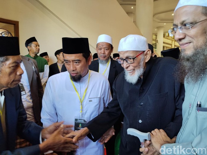 Abu Bakar Ba'asyir saat menghadiri rangkaian Milad seabad Pondok Modern Darussalam (PMD) Gontor di Ponorogo