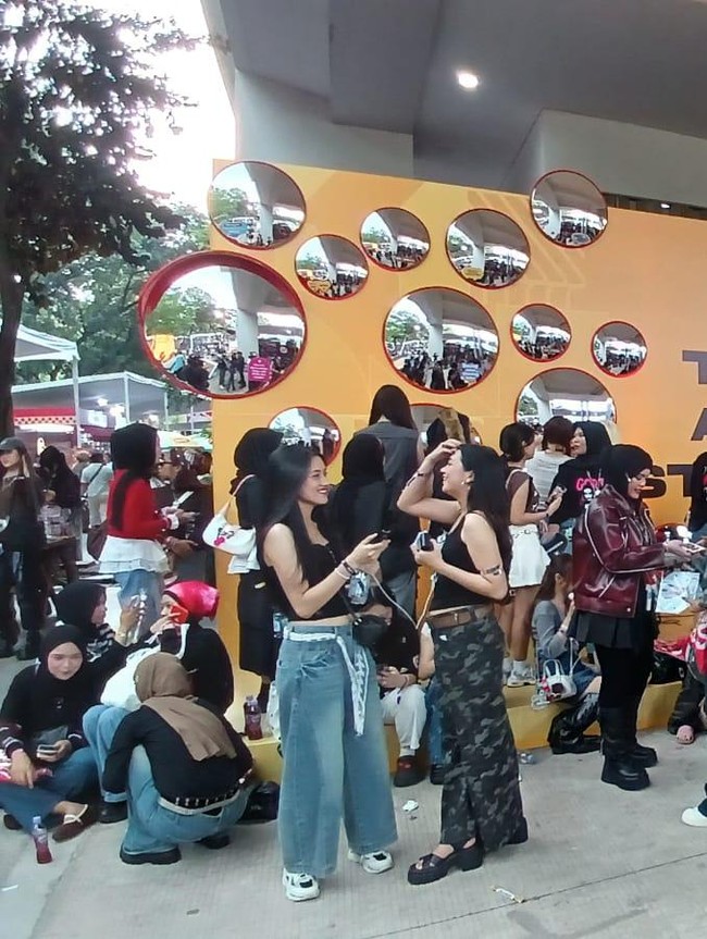 Euforia Fans Jelang Nonton CORTIS di Allo Bank Festival 2026