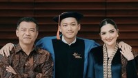 Bisa dicontoh nih guys keluarga yang keren! Foto: dok instagram Anang, Ashanty dan Azriel