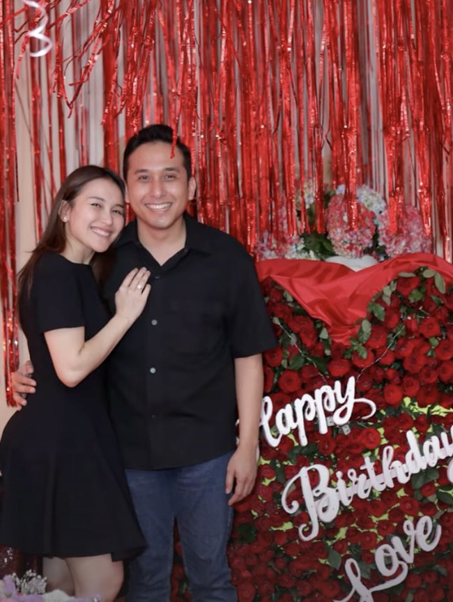 Go Public! Happy Birthday Love dari Kevin untuk Ayu Ting Ting