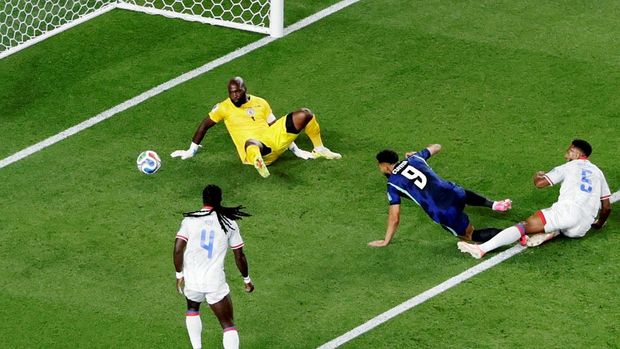 Soccer Football - FIFA World Cup 2026 - Group C - Brazil v Haiti - Philadelphia Stadium, Philadelphia, Pennsylvania, U.S. - June 19, 2026 Brazil's Matheus Cunha scores their first goal REUTERS/Jeenah Moon     TPX IMAGES OF THE DAY