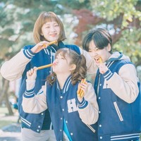 Setelah 10 tahun penayangan Weightlifting Fairy Kim Bok Joo, Cho Hae Jung kehilangan banyak berat badan dan terlihat langsing. Ia memukau netizen dengan penampilannya saat mendatangi butik Fendi. Foto-fotonya yang dibagikan di Instagram pun menjadi perbincangan di forum komunitas Korea. Foto: dok. Instagram @haejung_c