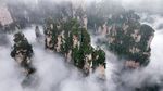 Hutan Batu Zhangjiajie, Hadirkan Panorama Bak Negeri di Atas Awan