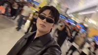 Unggahan itu langsung diserbu komentar netizen. HUAAAAAA JAMALL WELCOME TO INDONESIA, komentar akun etrs****. Smooth bang, terang akun dgtre****. Mntp bgt semut nih transisinyah. Mangat ya ngontennya uda follow kak, kata akun tre***. udah kek anak gaul siniii mal, tutur akun lainnya. Foto: dok instagram Jaehyun NCT