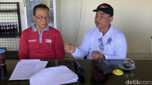 Kadis Dikbudpora Klungkung I Ketut Sujana menjelaskan pada awak media persiapan SPMB 2026 Klungkung di Klungkung, Bali, Jumat (19/6/2026).