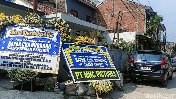 karangan buka ucapan duka di rumah mendiang Saep Bos Copet Preman Pensiun